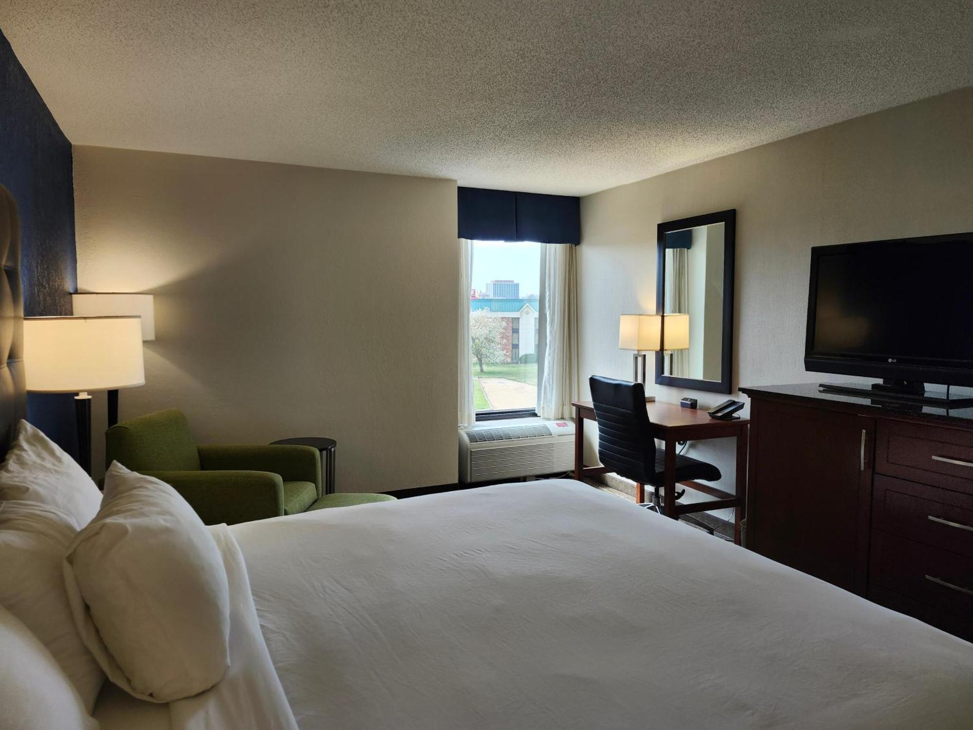 Heritage Inn & Suites St Louis Fenton, Trademark By Wyndham Exterior foto