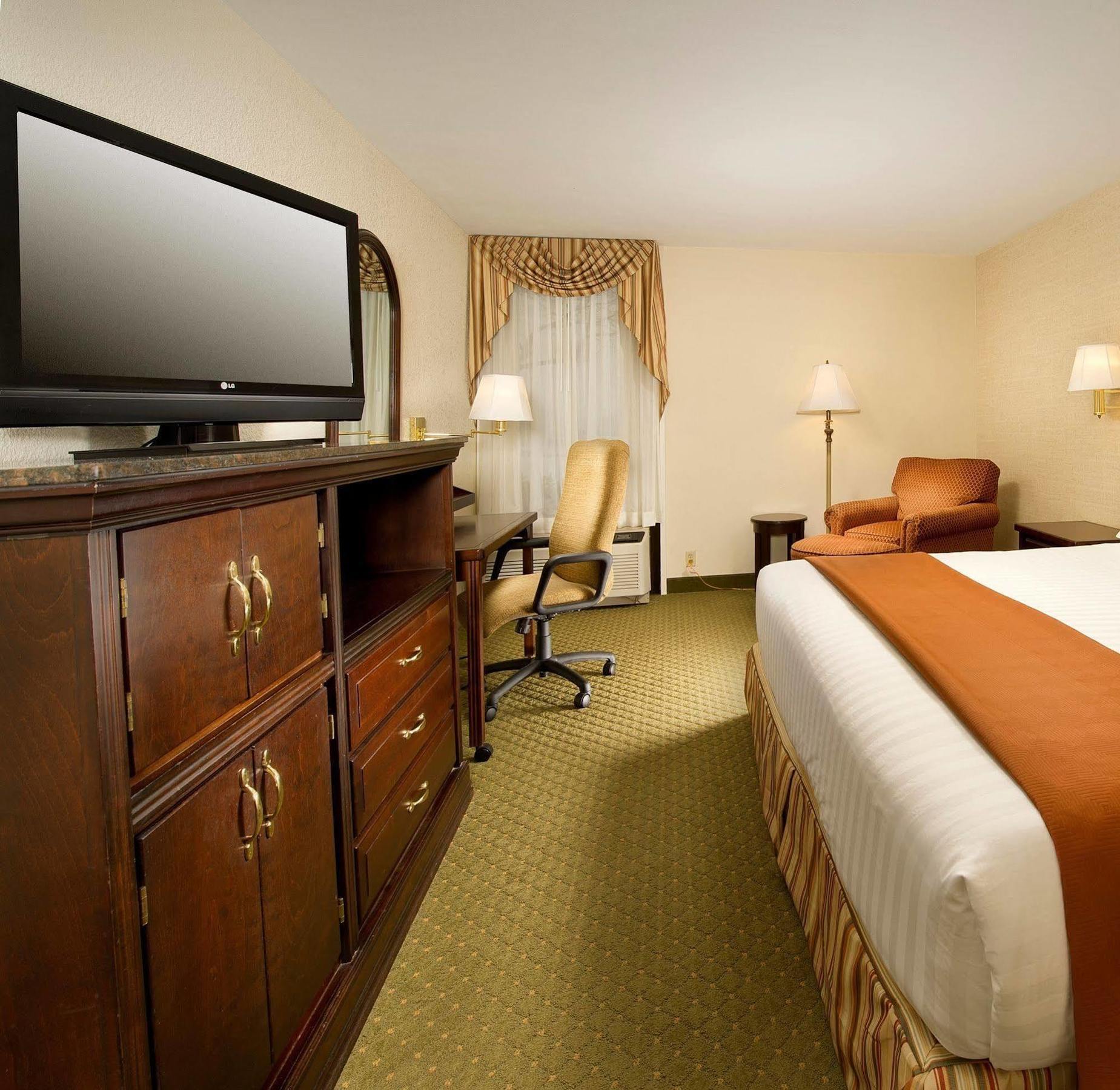 Heritage Inn & Suites St Louis Fenton, Trademark By Wyndham Exterior foto